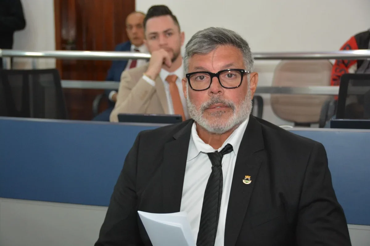 Alexandre Frota vira voto ao lado de Álamo Facó pela democracia