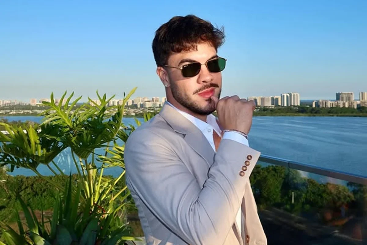 Álvaro: mosquito entra no ouvido em encontro; foram 4 lavagens