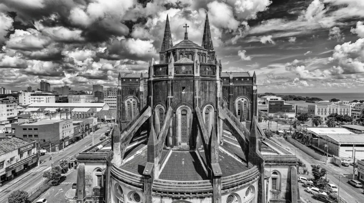 Catedral de Fortaleza terá cruzes em destaque nas torres