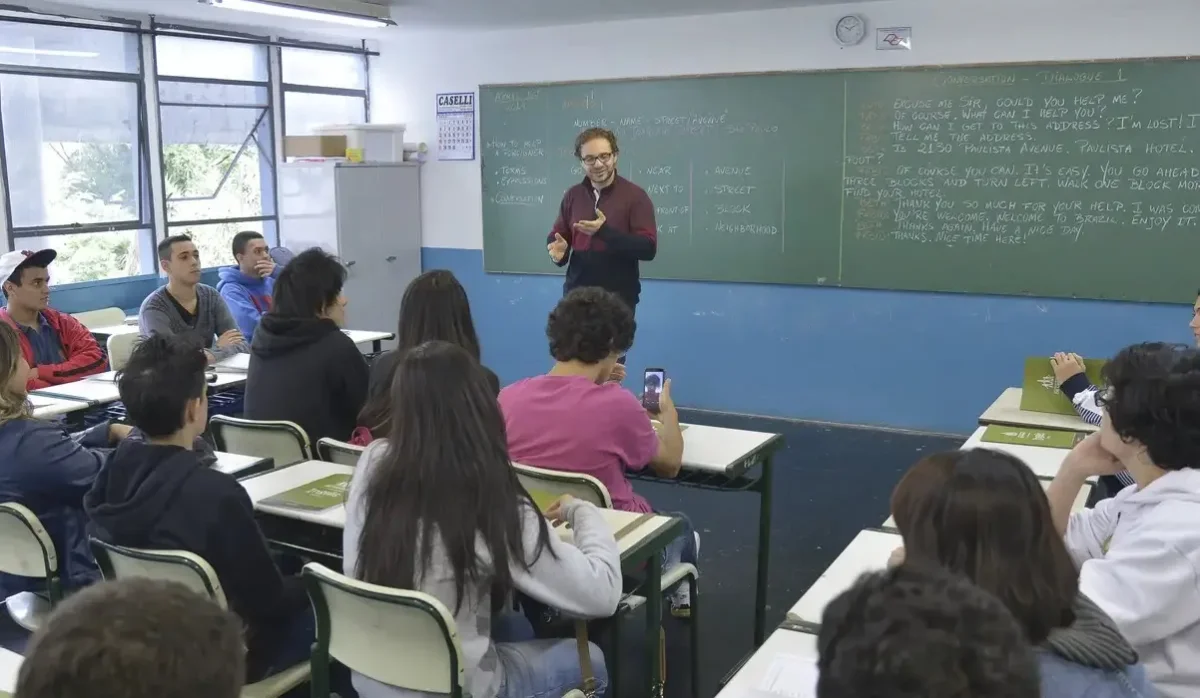 Ceará antecipa feriado do Dia do Professor na rede estadual
