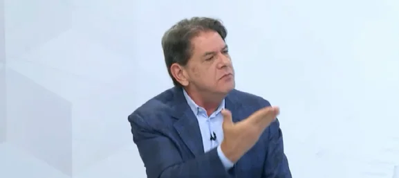 Cid Gomes cobra que Ciro reconheça derrota para Elmano