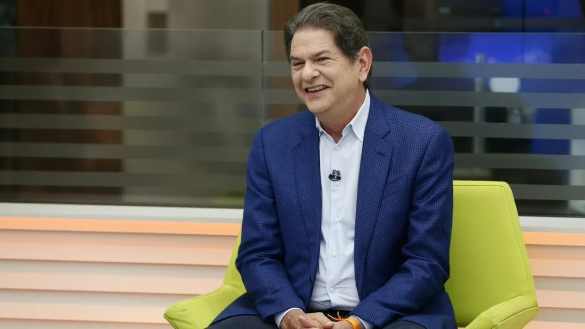 Cid Gomes defende fim da escala 6x1 como questão estratégica