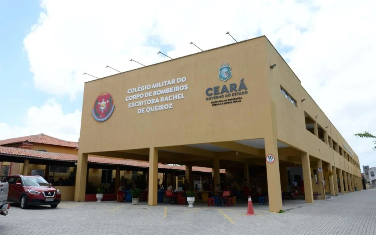 Colégio Militar dos Bombeiros: 120 vagas,