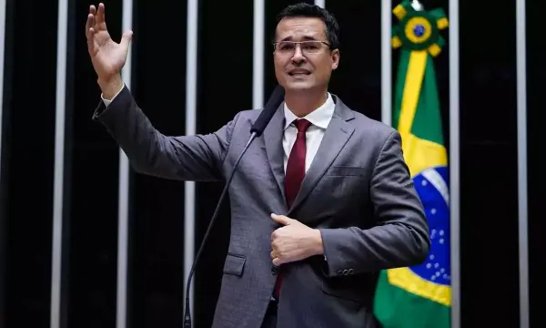 Deltan Dallagnol: TSE adia decisão que pode barrar posse no Senado