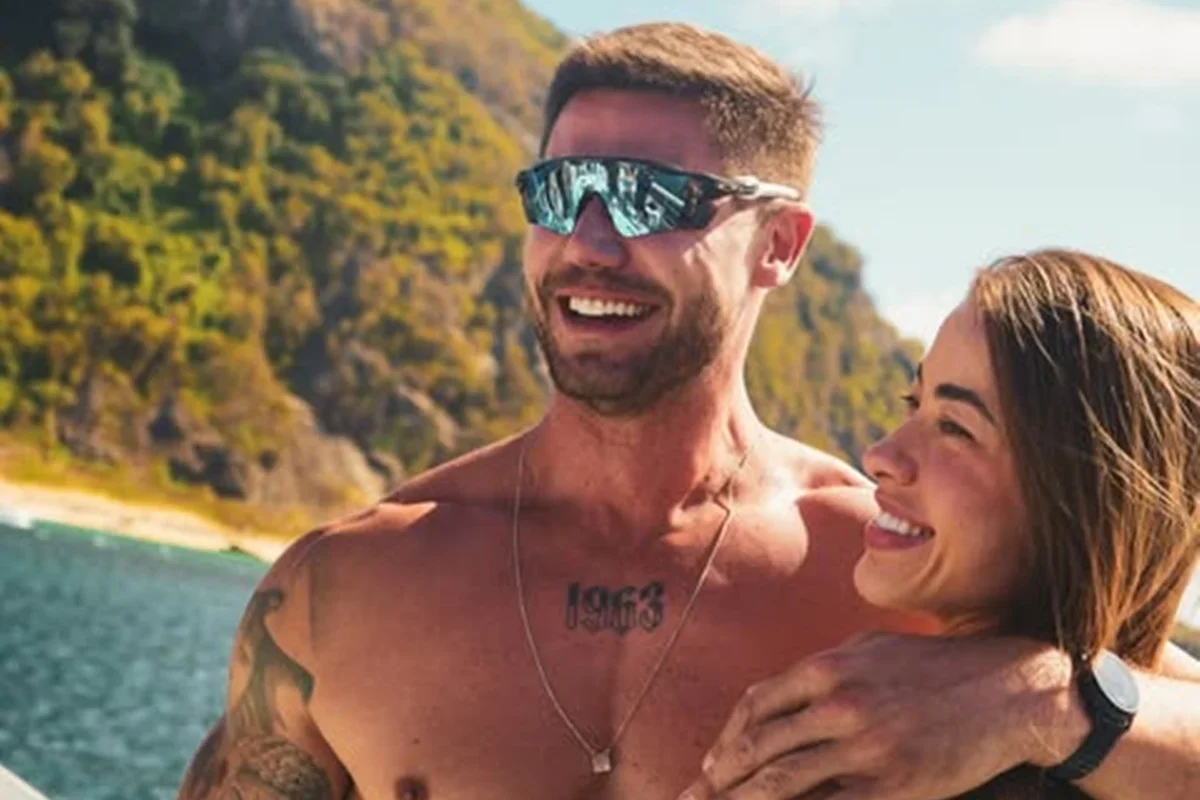 Elisa Klein assume namoro com Jonas Sulzbach após beijo em Noronha