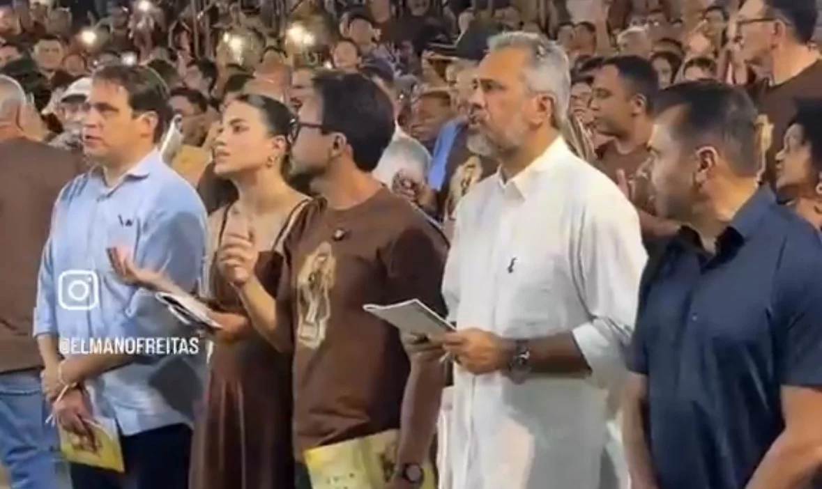 Elmano de Freitas vê "milhares de romeiros" na novena de Canindé