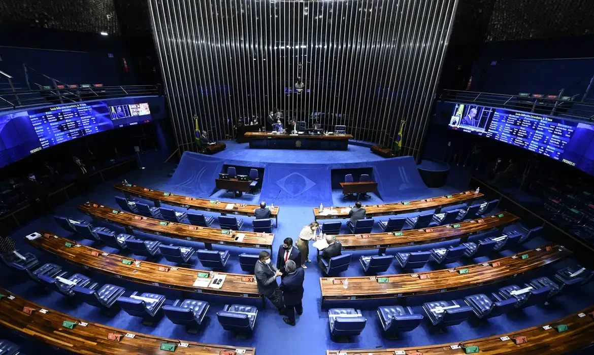 Escala 6×1: PEC é aprovada no Senado por 75 votos