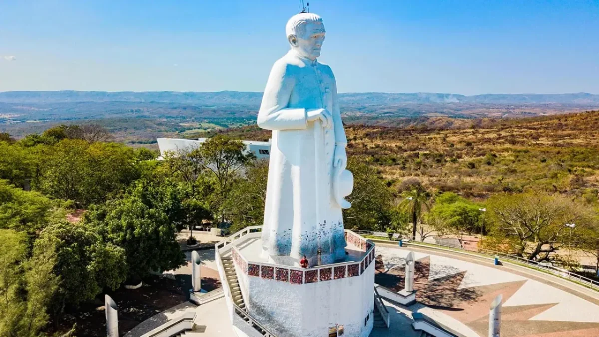 Estátua do Padre Cícero: visitas suspensas após ataque de abelhas