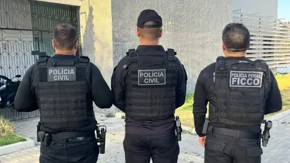 FICCO/CE cumpre 13 mandados e prende cinco suspeitos por tráfico e homicídios