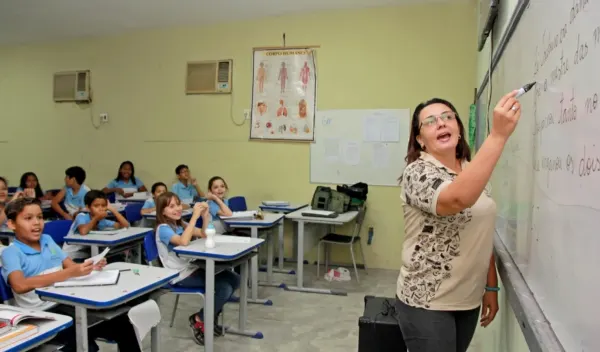 Fortaleza antecipa Dia do Professor e emenda feriado de Aparecida