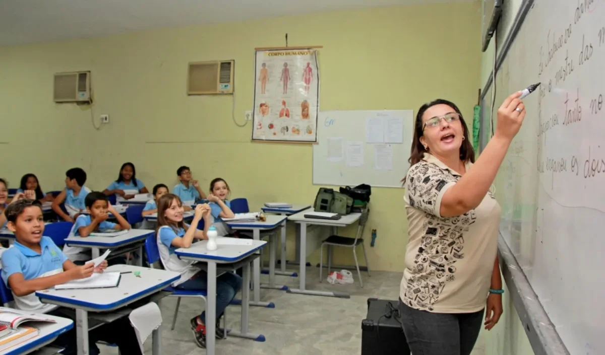 Fortaleza antecipa Dia do Professor e emenda feriado de Aparecida