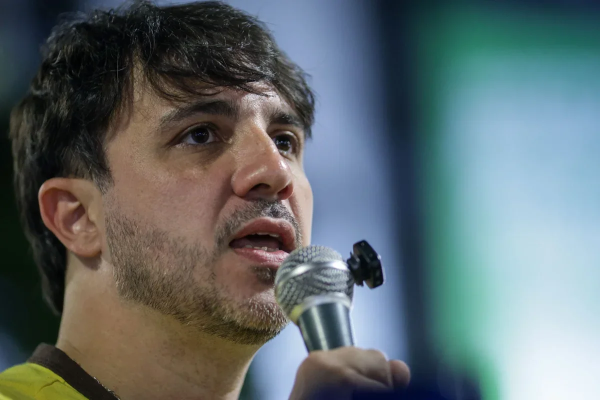 Frejat repudia uso de "Bete Balanço" por Renan Santos