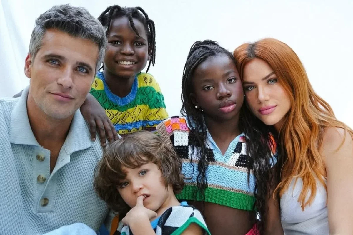 Giovanna Ewbank chora com estreia do filho Bless em novela