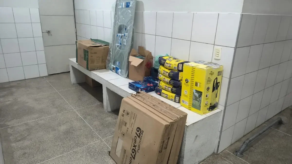 Homem de 26 anos é preso por compras com cartões de terceiros