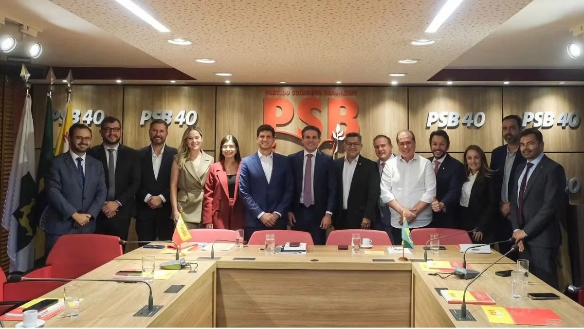 Hugo Motta recebe apoio do PDT e do PSB para reeleição