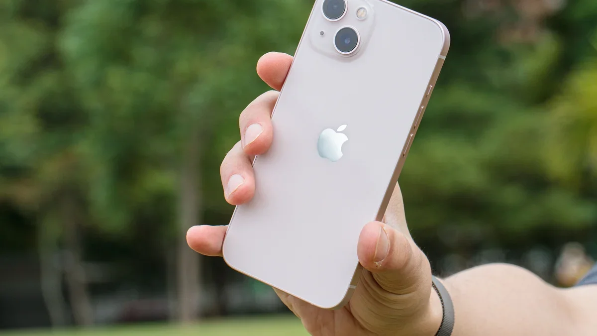 iPhone 13: líder em reparos e responsável por 5% dos atendimentos