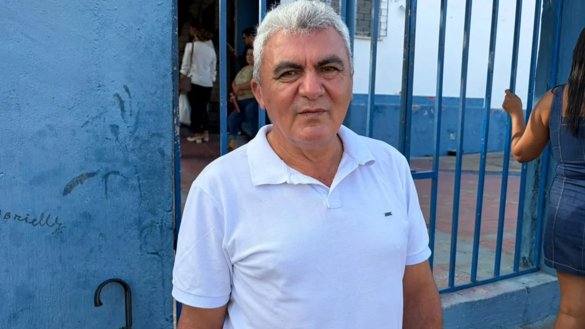 Ivanildo de Oliveira da Silva antecipa votação e evita filas
