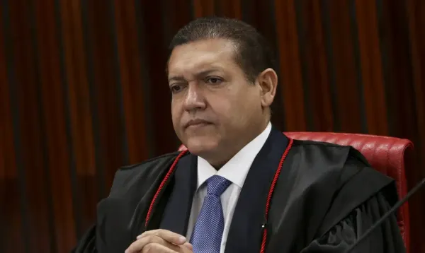 Kassio Nunes Marques convoca campanhas após censura a Exército de Lula