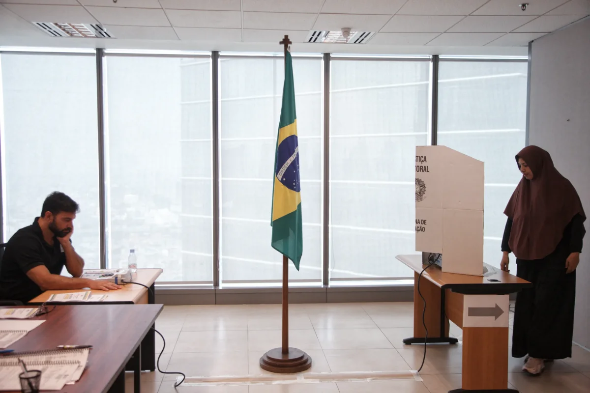 Lula: 73,4% na Nova Zelândia consolida vantagem no exterior