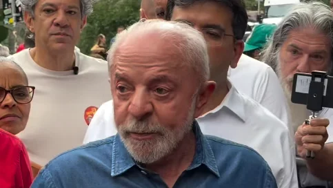 Lula anuncia votação sobre fim da escala 6x1 e pressiona partidos