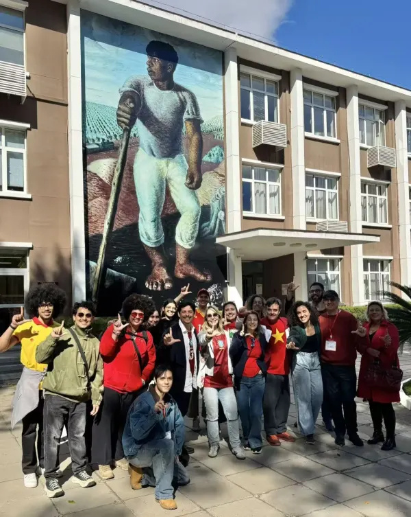 Lula atinge 65,7% e vence em todas as seções da China continental