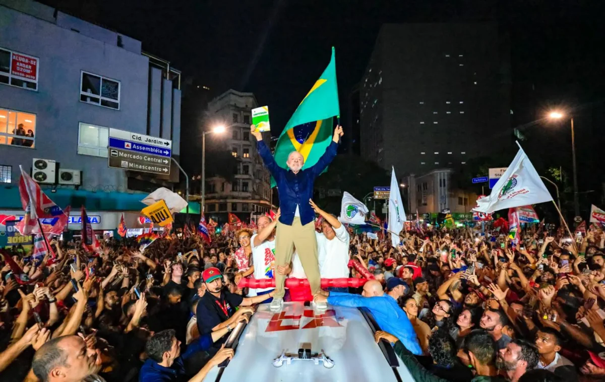 Lula: ato final em BH concentra apoiadores na Praça Raul Soares
