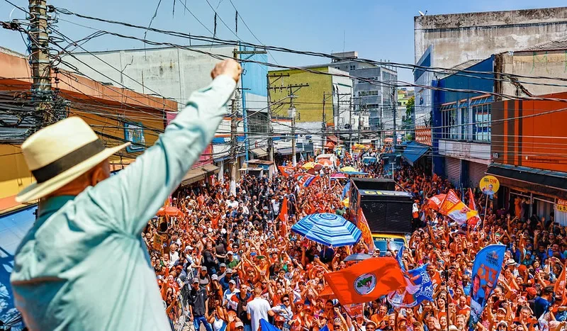 Lula: atos nas periferias de SP usam música para mobilizar eleitores