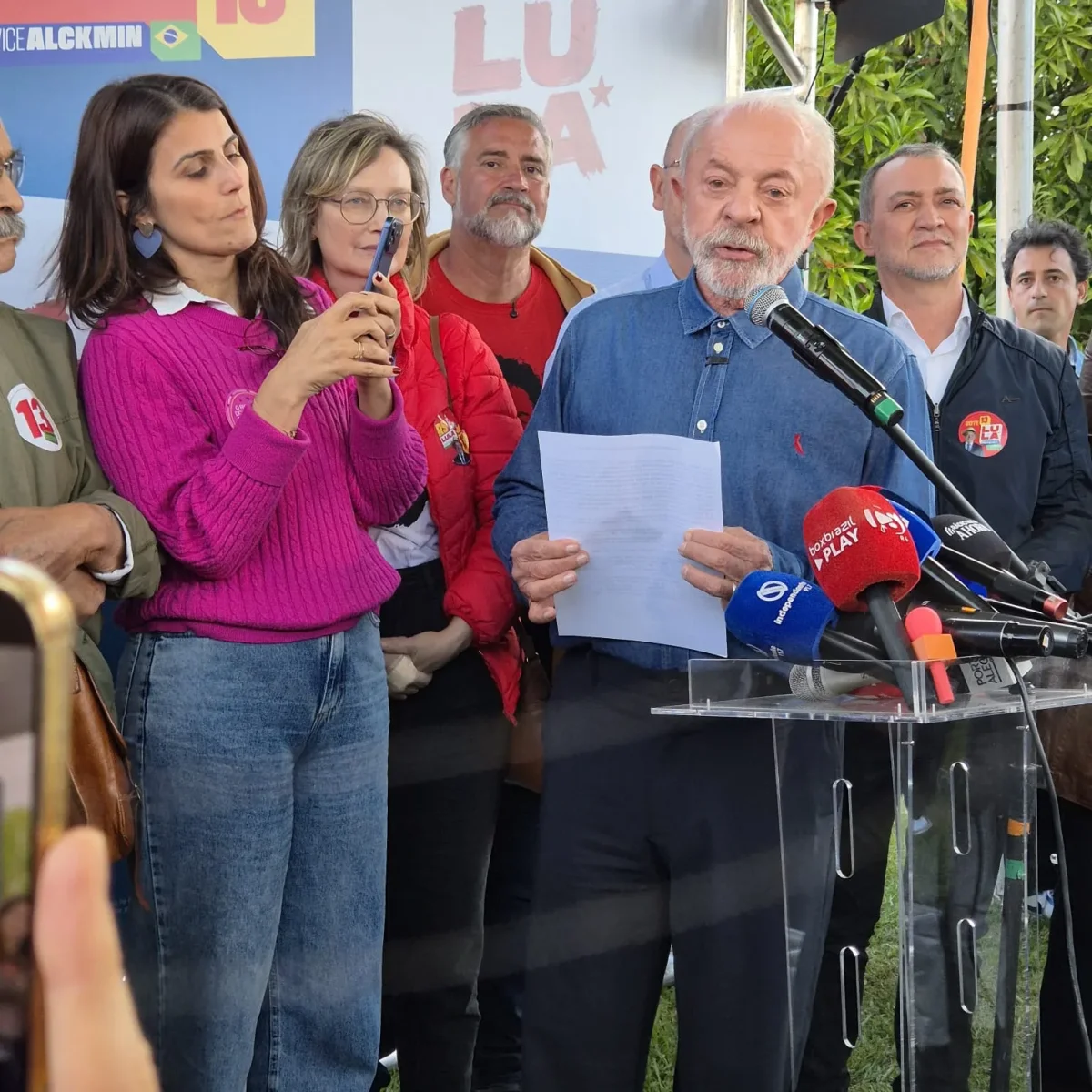 Lula entrega sigilos da família ao TSE e desafia Flávio Bolsonaro