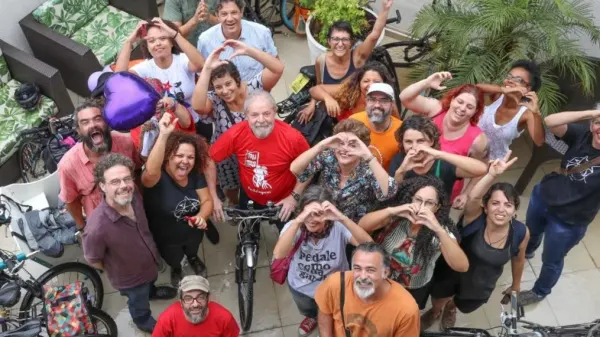 Lula: "Pedal Lula Livre" reúne ciclistas no Recife