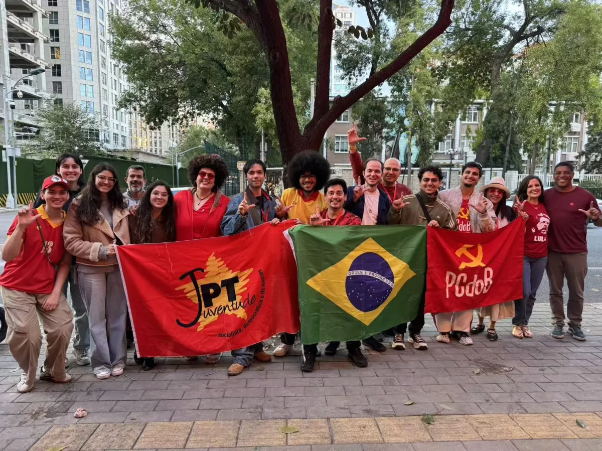 Lula vence em todas as seções da China continental