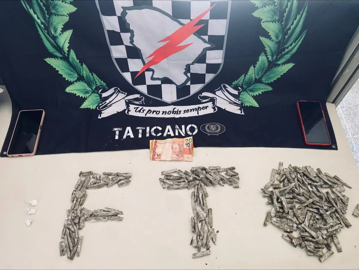 Mãe e filho: 207 porções de maconha encontradas em máquina de lavar