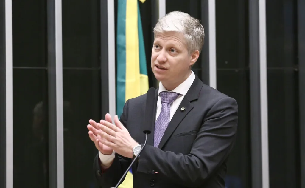 Marcel van Hattem destinou R$ 5 milhões em emendas pix