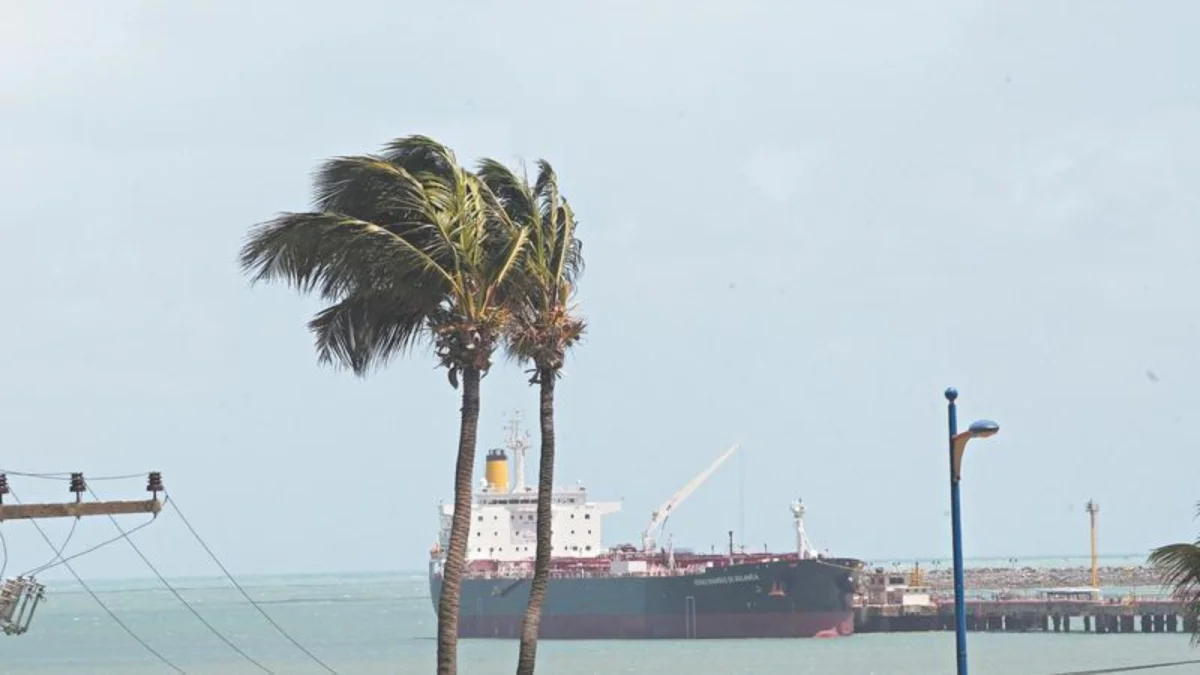 Marinha alerta ventos de até 75 km/h no litoral do Ceará