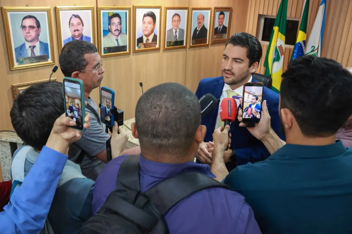 Matheus Leite reeleito presidente da Câmara do Crato com 18 votos