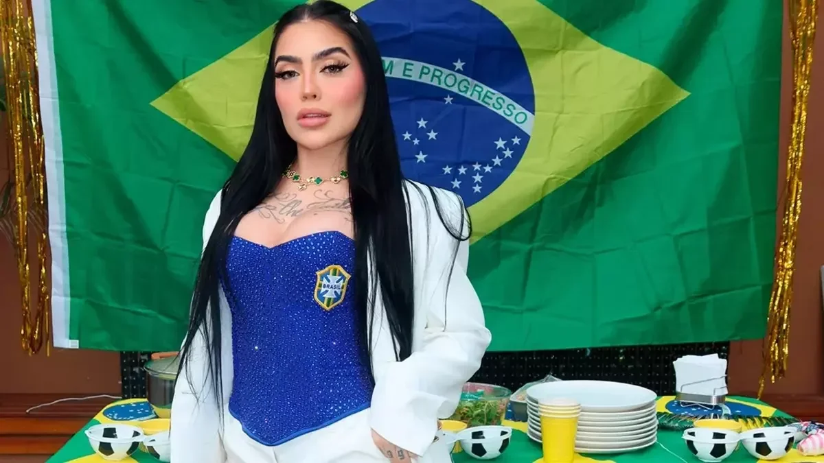 MC Mirella vira alvo de ataques por apoio a Flávio Bolsonaro