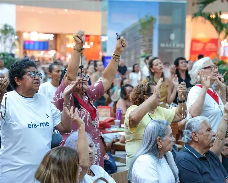 Mergulho na Misericórdia: encontro reúne fiéis no RioMar Fortaleza