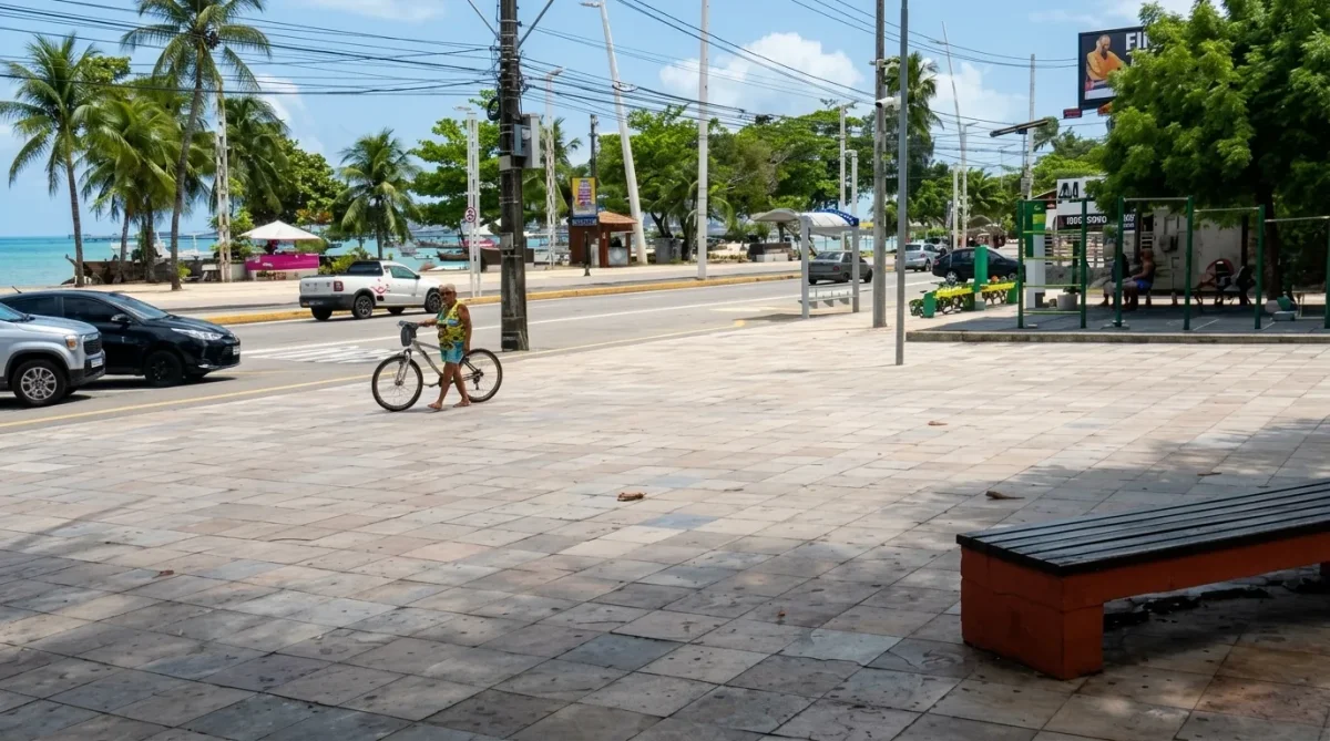 Mulher em situação de rua com ferimentos graves na Praça Bisão