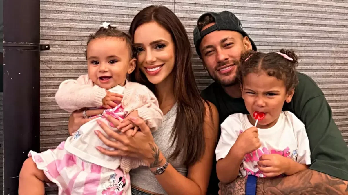 Neymar: bilhete com 'Mariah' indica nome da nova filha
