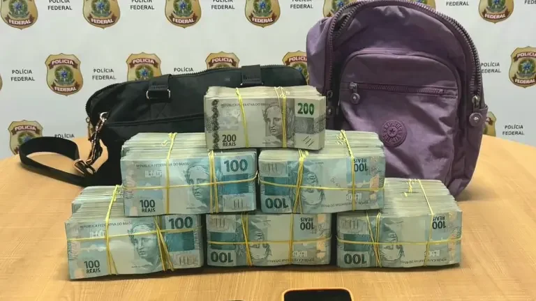 Polícia Federal prende dupla e apreende R$ 600 mil em Itapipoca
