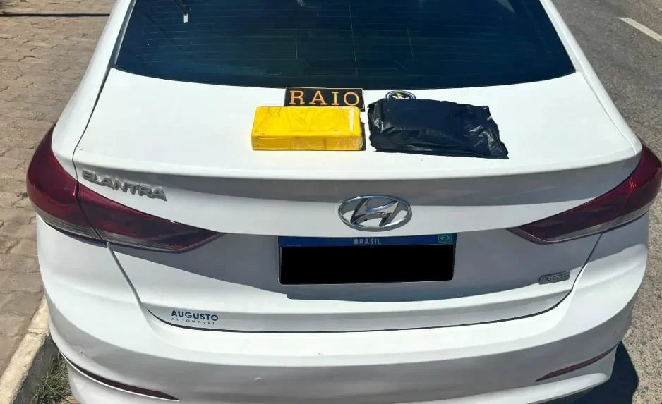 Raio de Cedro prende mulher com mais de 2 kg de cocaína