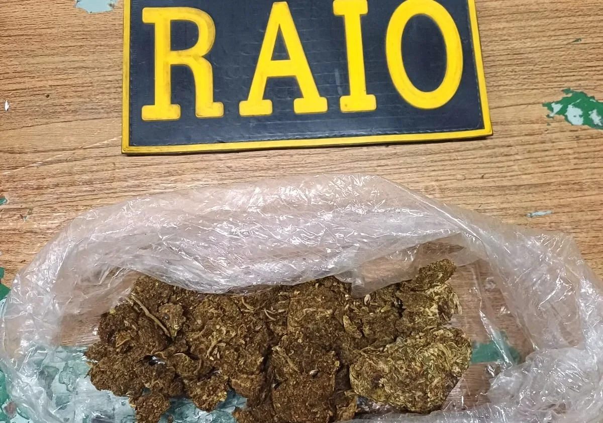 RAIO encontra 31 g de maconha após dupla fugir em Caririaçu