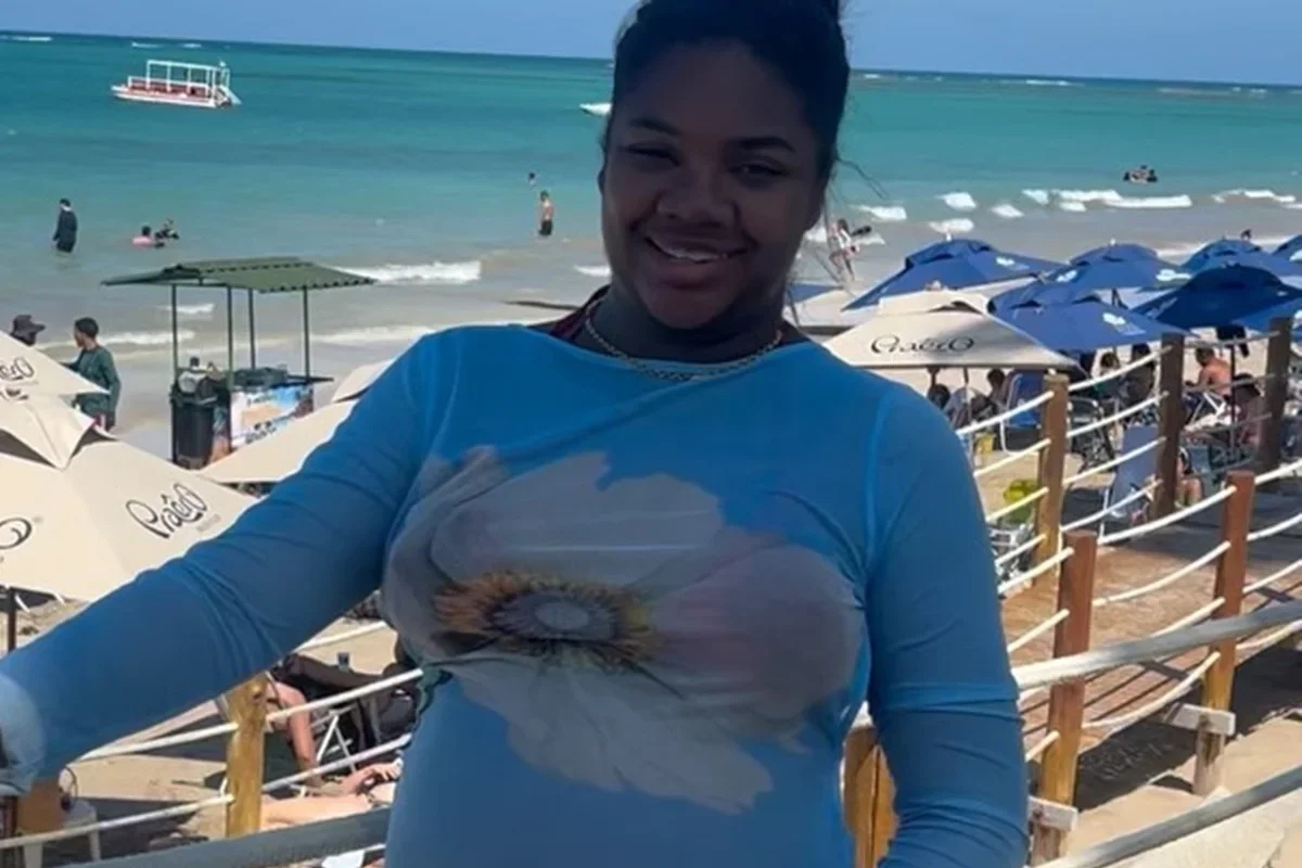 Raquel Brito mantém rosto do filho após pressão de fãs
