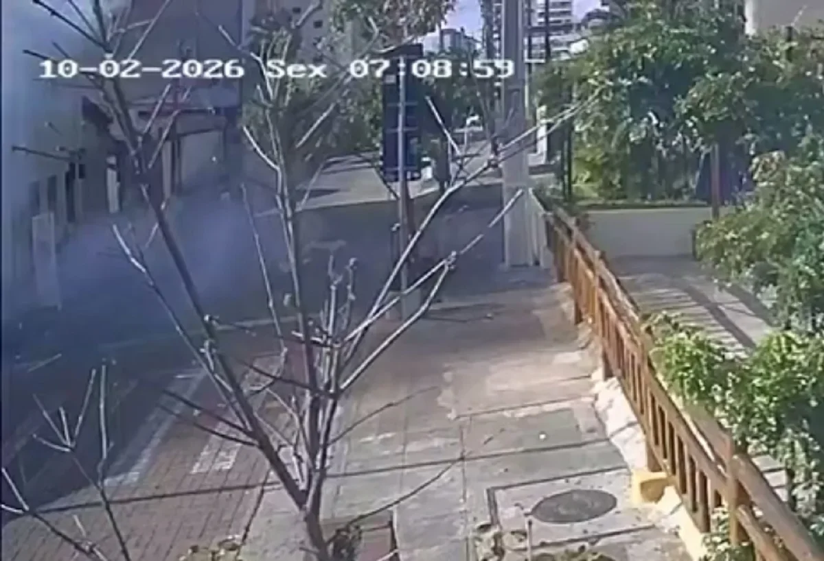 Restaurante na Varjota: caixa explode e danifica fachada do comércio