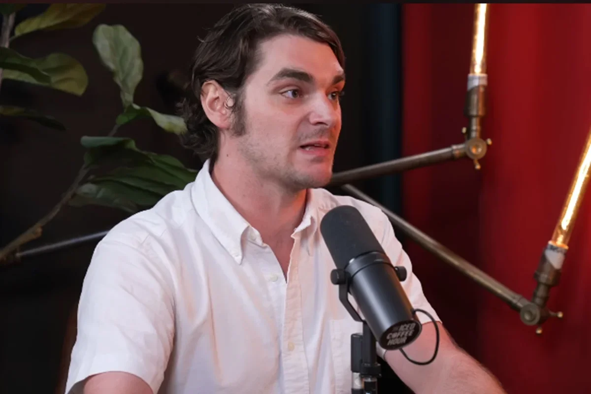 RJ Mitte: golpe da ex-empresária consumiu ganhos de Breaking Bad