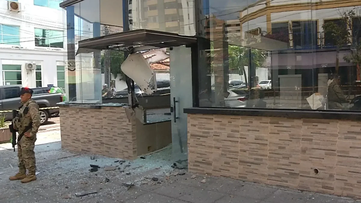 Rodízio de sushi em construção: artefato explode e quebra vidros na Meireles