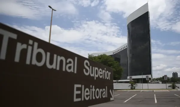TSE mantém remoção de posts sobre Nossa Senhora Aparecida; ministros divergem